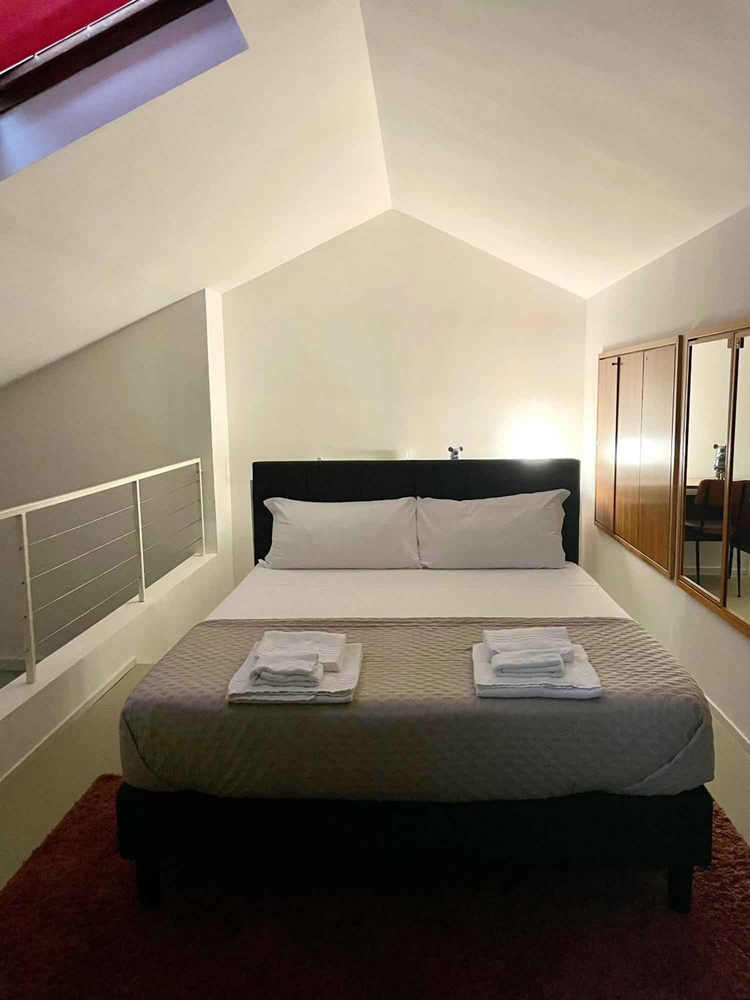 149 Borgo Ticino Suite Attico Di Lusso Con Terrazzo E Parking Privato Pavie Extérieur photo